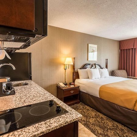 Suburban Extended Stay Hotel Fairmont Extérieur photo