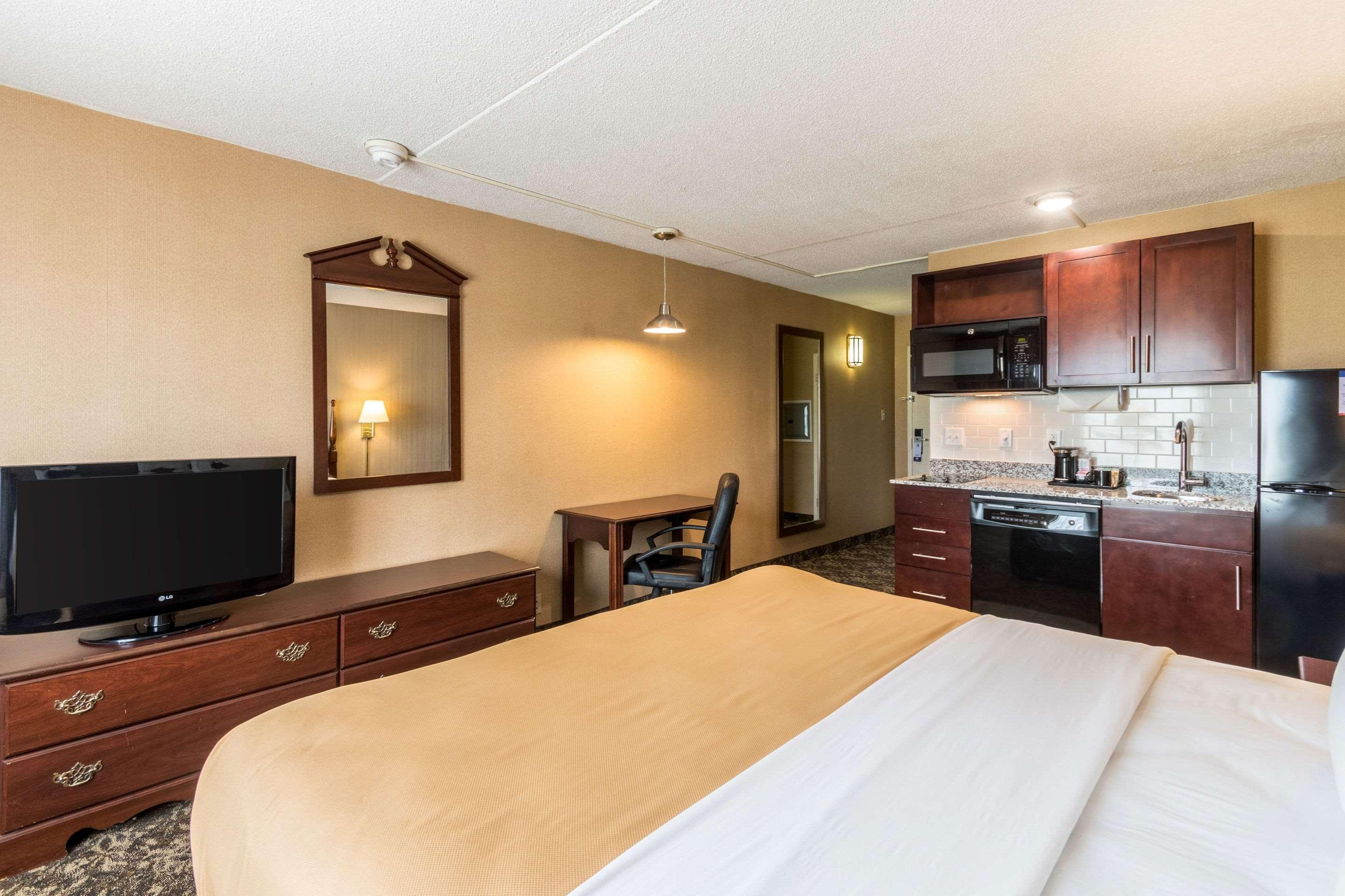 Suburban Extended Stay Hotel Fairmont Extérieur photo