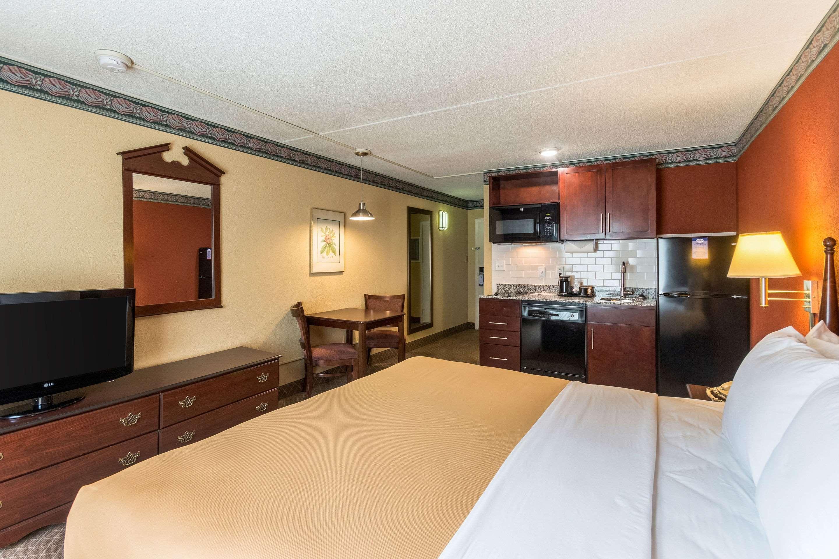 Suburban Extended Stay Hotel Fairmont Extérieur photo