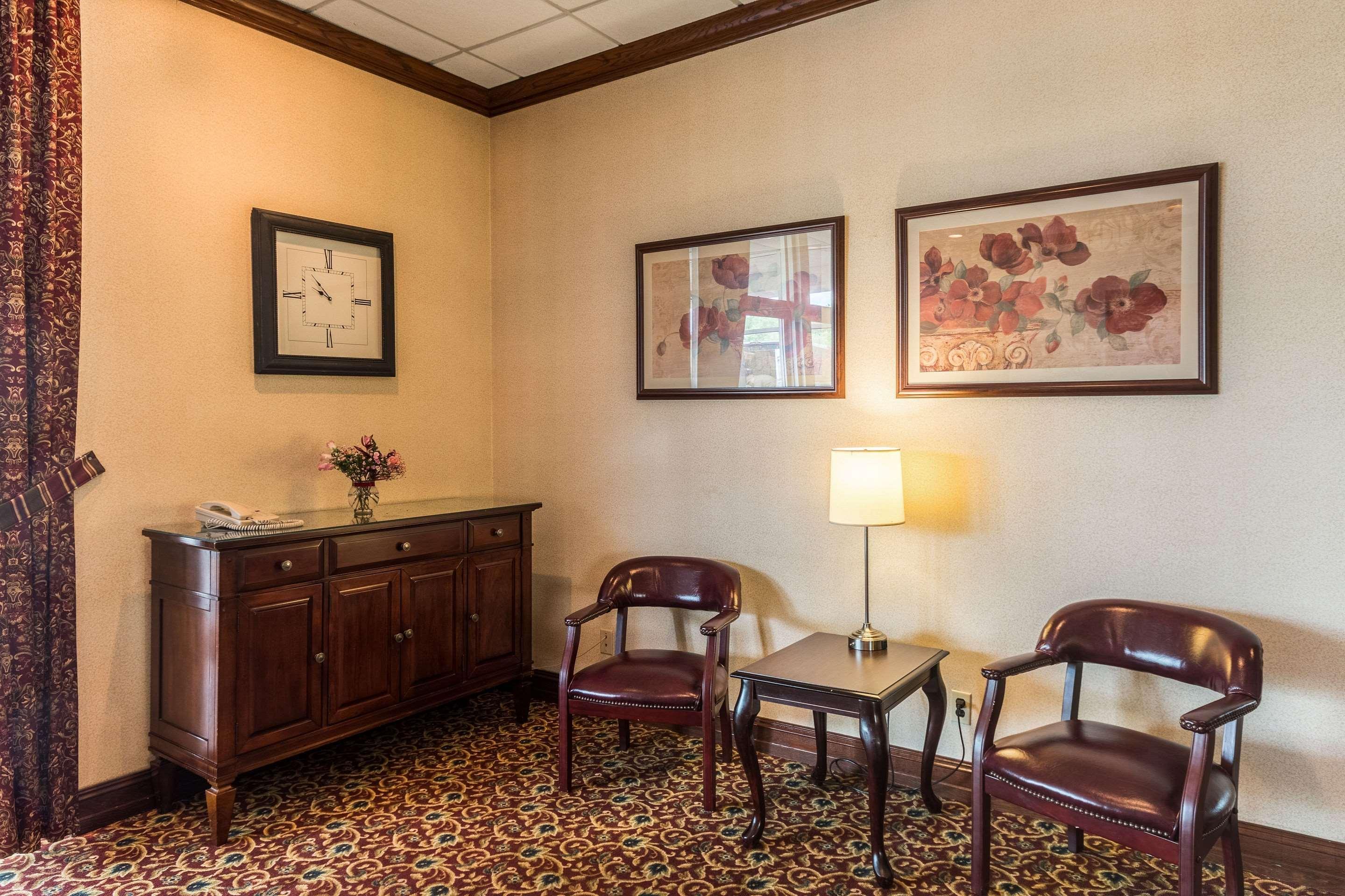 Suburban Extended Stay Hotel Fairmont Extérieur photo