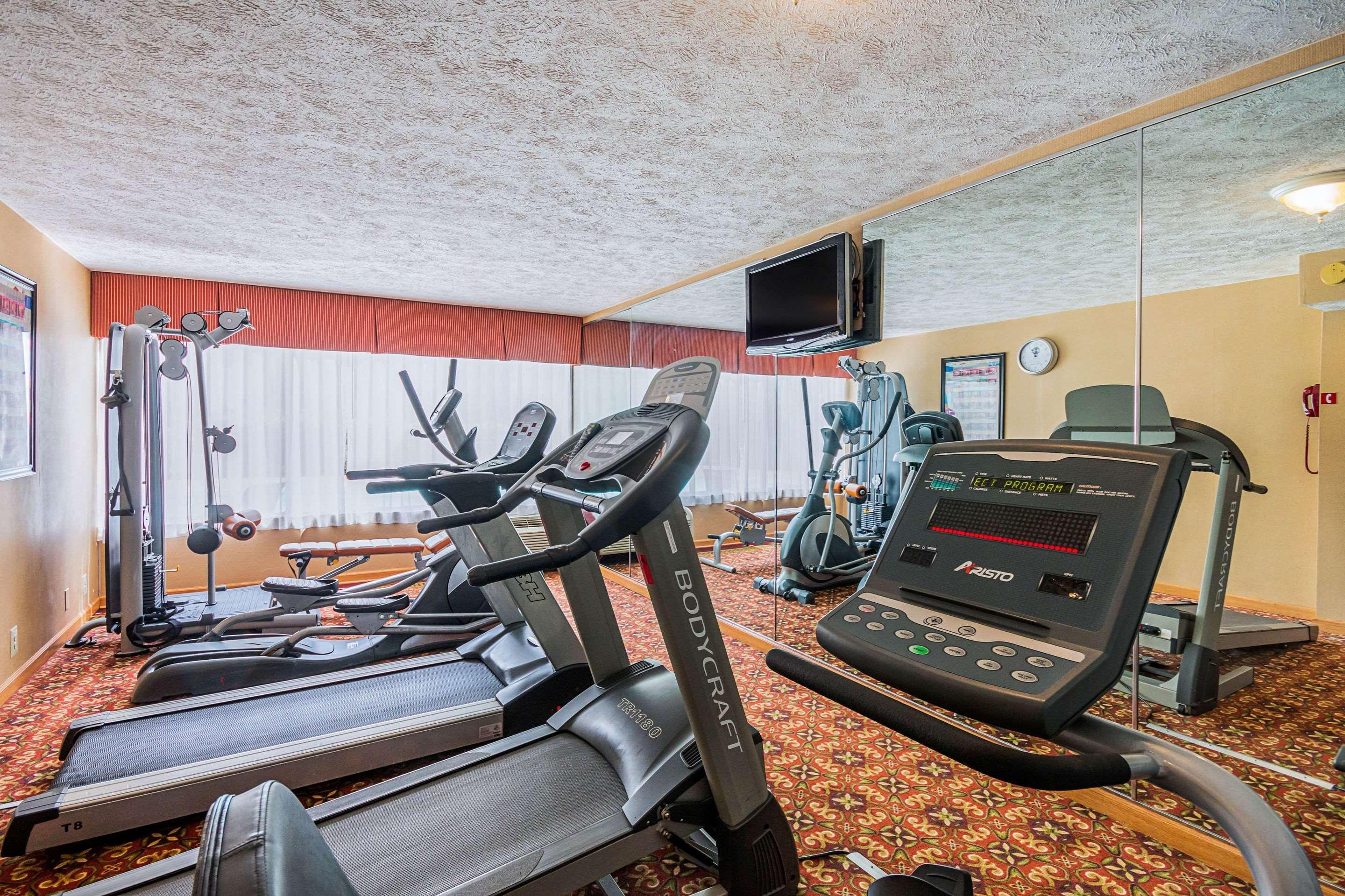 Suburban Extended Stay Hotel Fairmont Extérieur photo