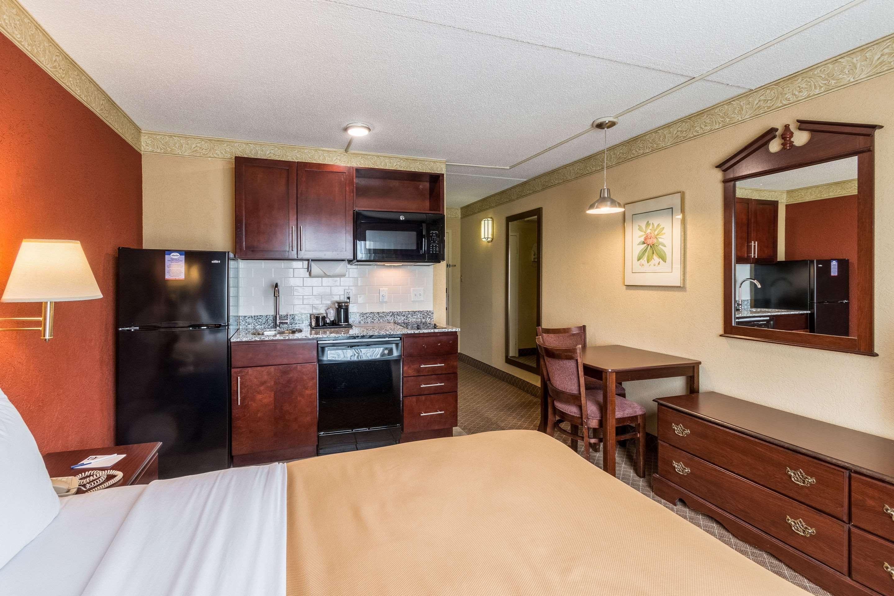Suburban Extended Stay Hotel Fairmont Extérieur photo