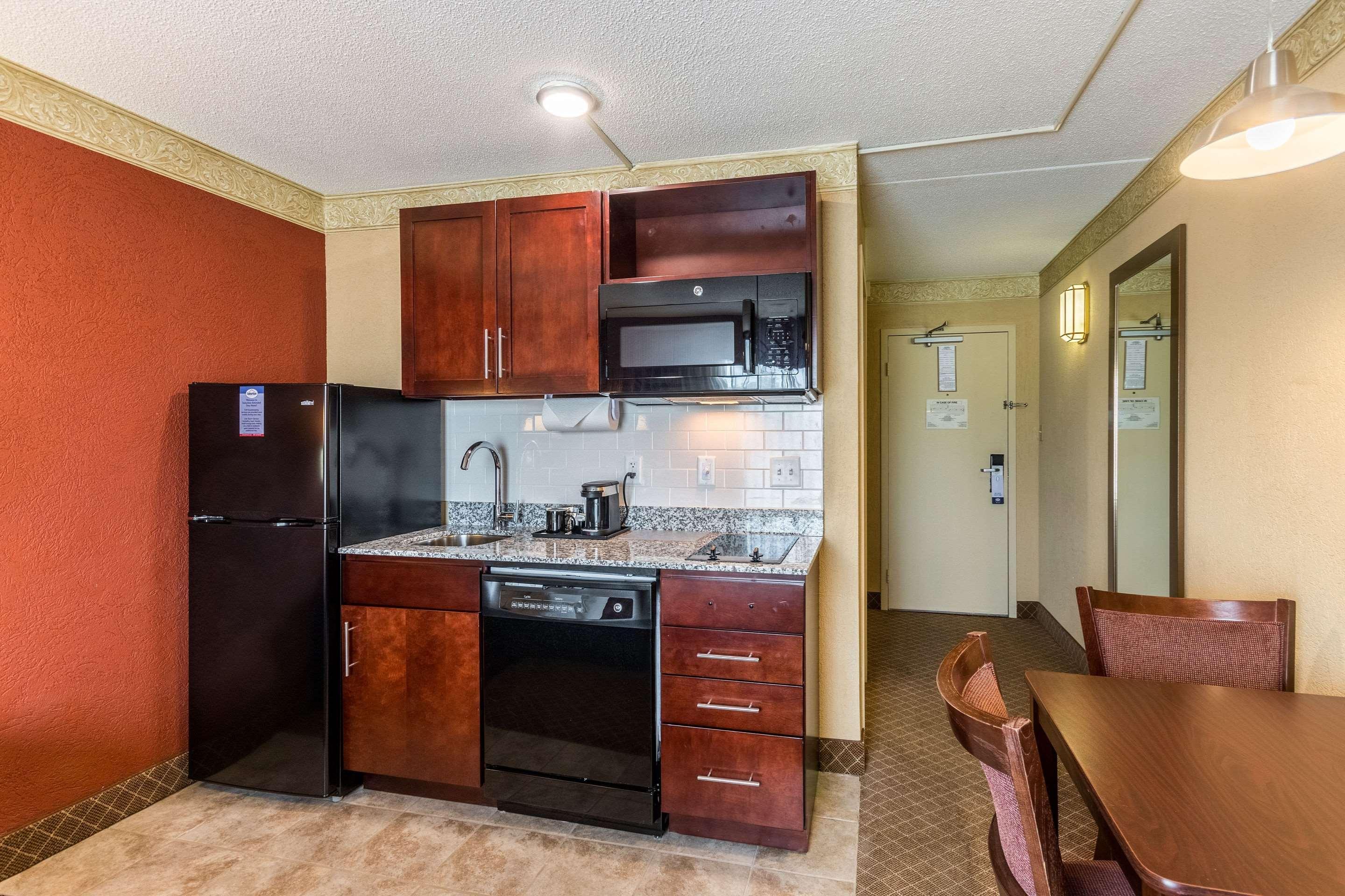 Suburban Extended Stay Hotel Fairmont Extérieur photo