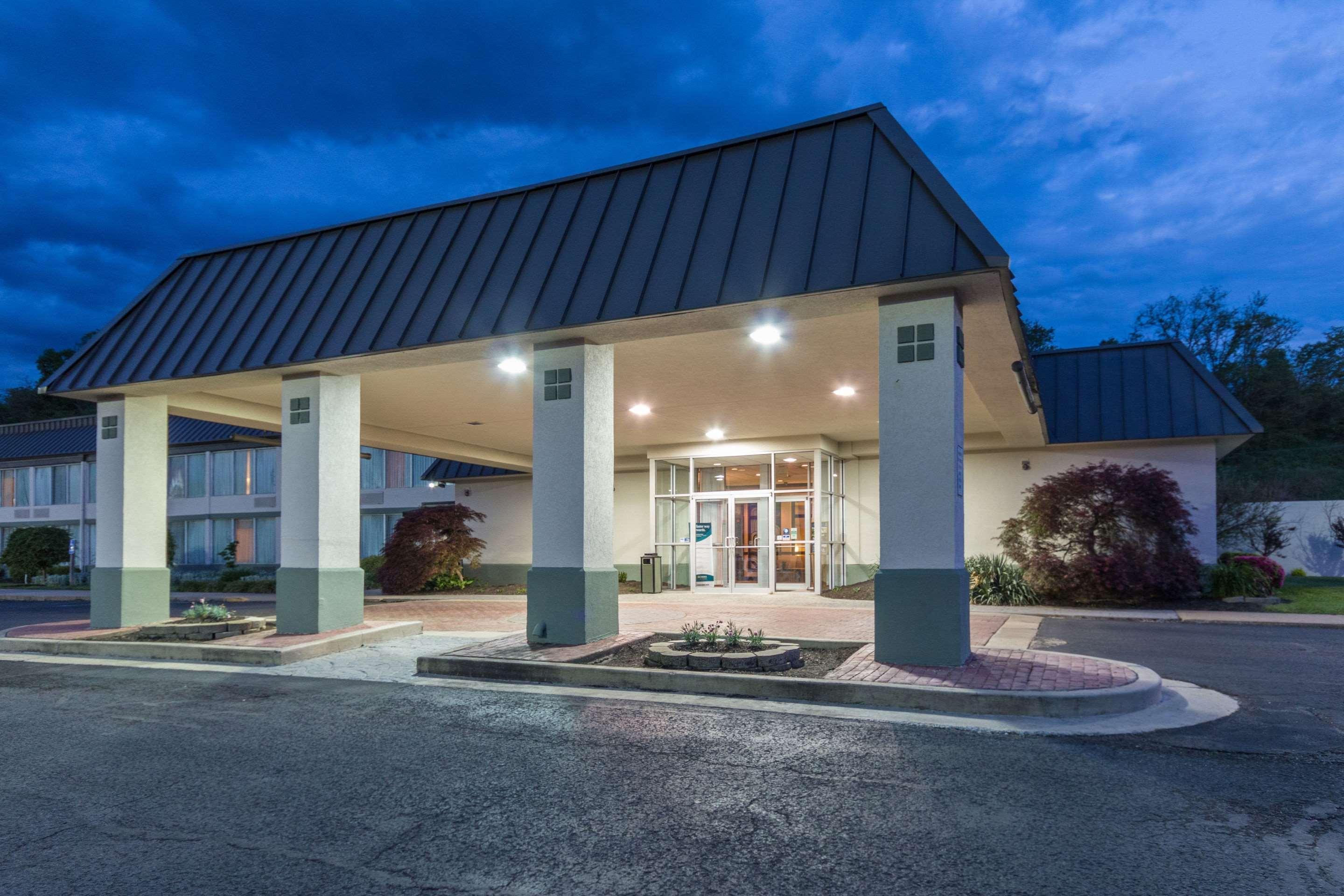 Suburban Extended Stay Hotel Fairmont Extérieur photo